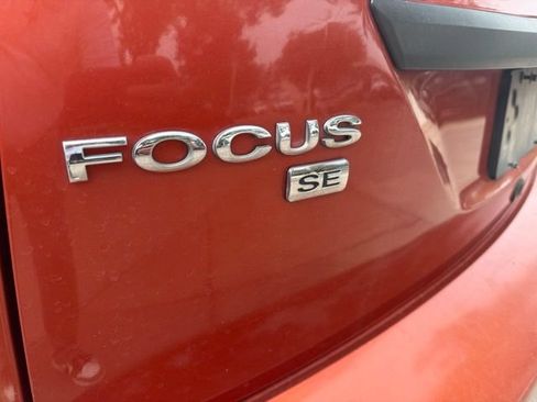Used 2005 Ford Focus ZX3 Hatchback FWD image 10