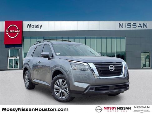 New 2025 Nissan Pathfinder SV image 1