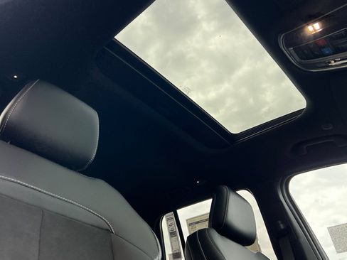 New 2025 Jeep Grand Cherokee Altitude image 17