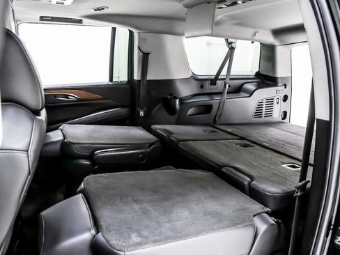 Used 2018 Cadillac Escalade ESV Premium Luxury AWD/4WD image 36