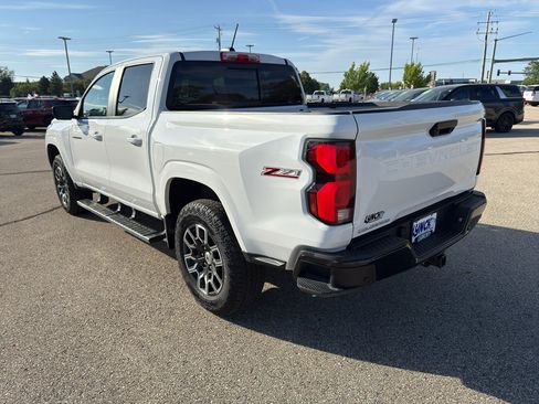 Used 2023 Chevrolet Colorado Z71 w/ Z71 Convenience Package 2 AWD/4WD image 3