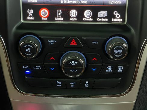 Used 2016 Jeep Grand Cherokee SRT image 25