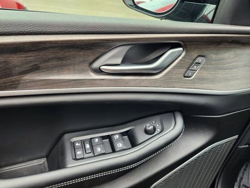 New 2026 Jeep Grand Cherokee Limited w/ Limited Altitude Package image 11