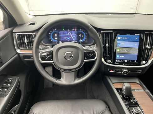 Used 2024 Volvo S60 B5 Plus image 14