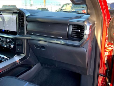 Used 2025 Ford F150 Platinum image 32