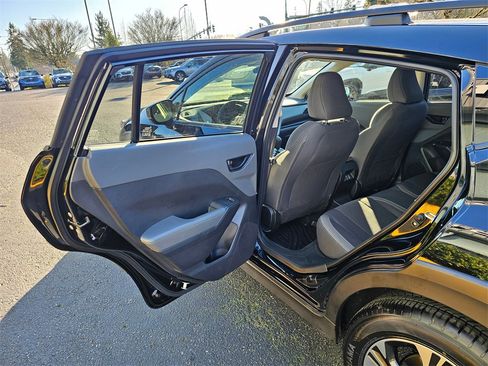 Used 2025 Subaru Crosstrek 2.0i Premium w/ Convenience Package #2 image 16