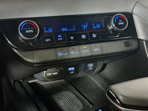 Used 2025 Hyundai Elantra Sport FWD image 15