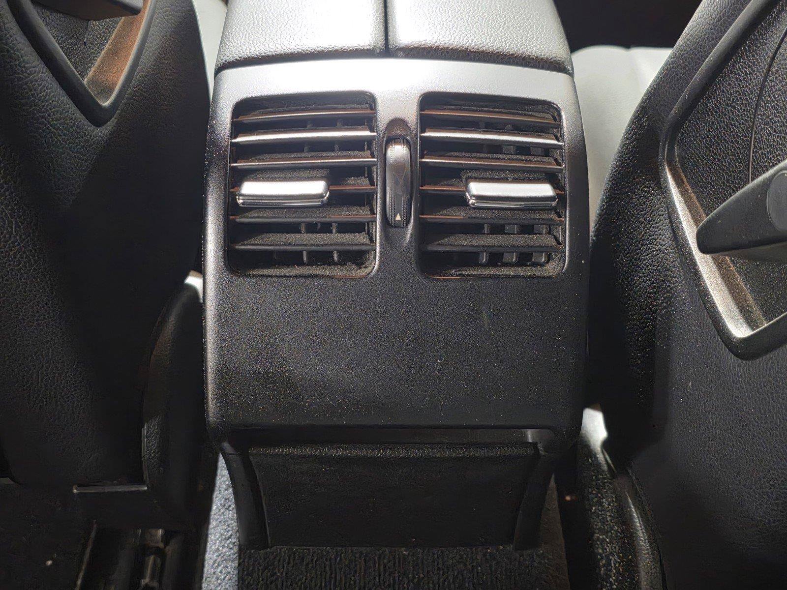 Used 2014 Mercedes-Benz C 250 Sedan image 12