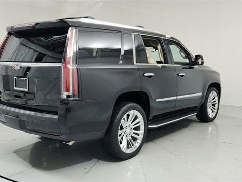 Used 2020 Cadillac Escalade Luxury image 5
