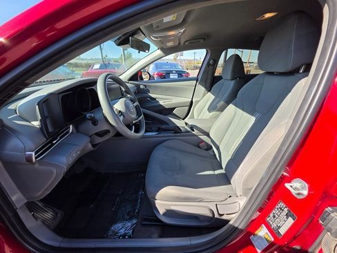 Used 2023 Hyundai Elantra SEL w/ Cargo Package image 12