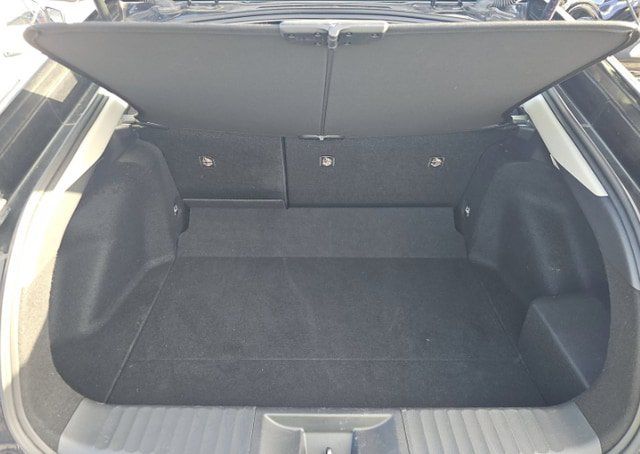 Used 2025 Toyota Prius LE FWD image 8
