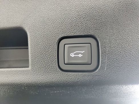 New 2026 Chevrolet Traverse RS w/ LPO, Floor Liner Package FWD image 31