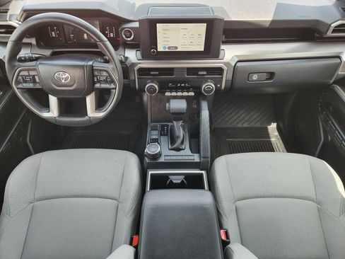 Used 2025 Toyota 4Runner SR5 AWD/4WD image 26