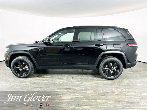 New 2025 Jeep Grand Cherokee Limited w/ Luxury Tech Group II image 9