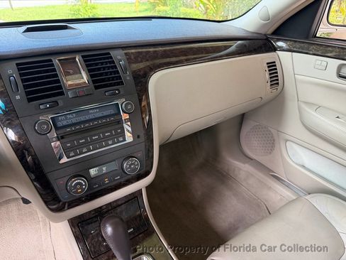 Used 2008 Cadillac DTS FWD image 34