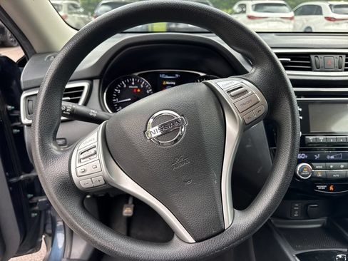Used 2016 Nissan Rogue SV FWD image 14