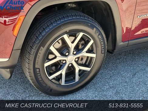 Used 2023 Jeep Grand Cherokee L Limited w/ Luxury Tech Group II AWD/4WD image 9