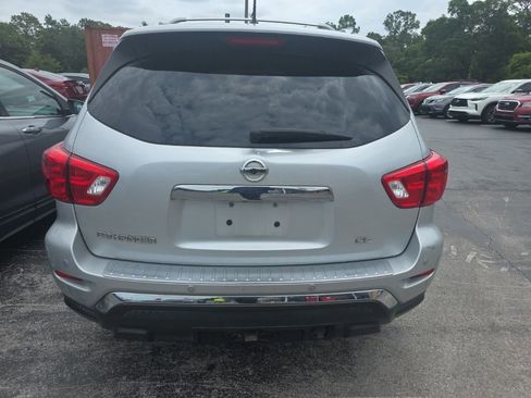 Used 2017 Nissan Pathfinder SL w/ SL Premium Package FWD image 5