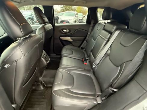 Used 2018 Jeep Cherokee Limited image 20