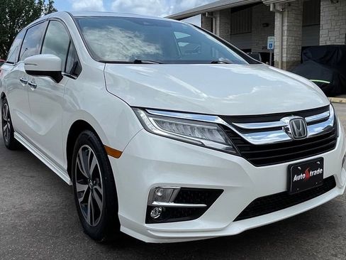 Used 2018 Honda Odyssey Elite image 3