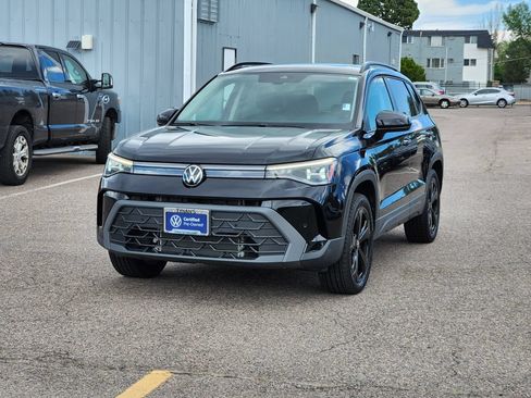 Certified 2025 Volkswagen Taos SE AWD/4WD image 3