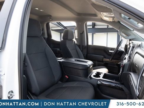 Used 2022 Chevrolet Silverado 1500 RST w/ LPO, Blackout Package AWD/4WD image 18