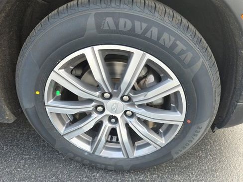 Used 2019 Cadillac XT4 Sport w/ Cold Weather Package AWD/4WD image 5