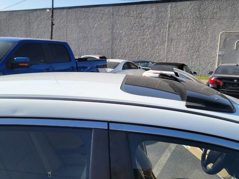 Used 2011 Honda Accord EX-L image 10