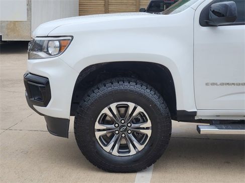 Used 2022 Chevrolet Colorado Z71 w/ Safety Package AWD/4WD image 14