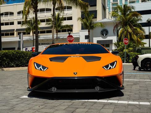 Used 2022 Lamborghini Huracan STO image 5
