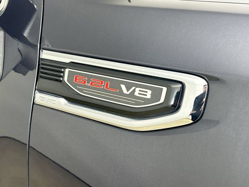 Used 2022 GMC Sierra 1500 Denali w/ Technology Package AWD/4WD image 9