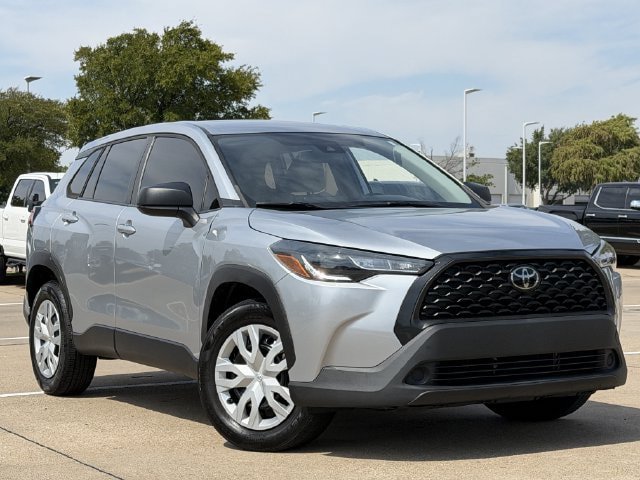 Used 2022 Toyota Corolla Cross L FWD image 2