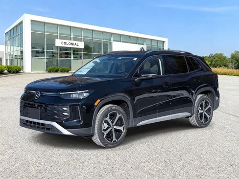 New 2026 Volkswagen Tiguan SE image 1