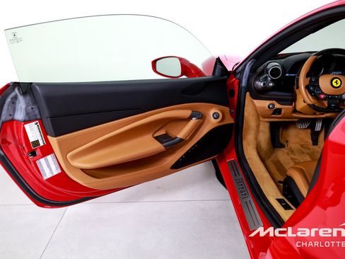 Used 2020 Ferrari F8 Tributo RWD image 10