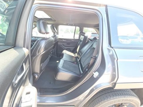 Used 2024 Jeep Grand Cherokee Altitude AWD/4WD image 33