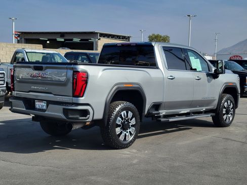 Used 2024 GMC Sierra 2500 Denali w/ Denali Reserve Package AWD/4WD image 2