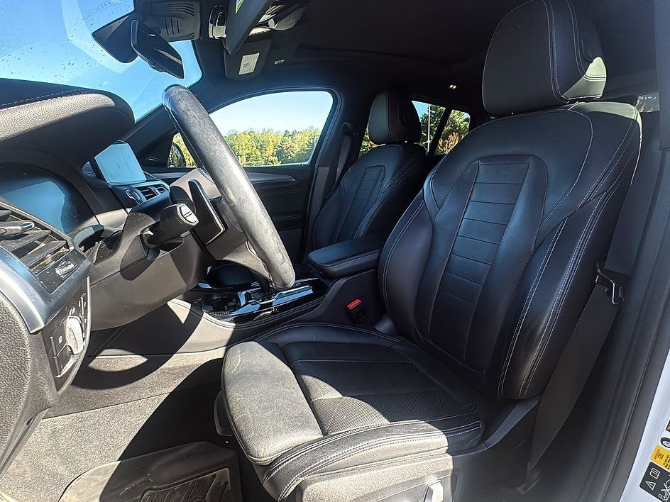 Used 2021 BMW X4 xDrive30i w/ Executive Package AWD/4WD image 14