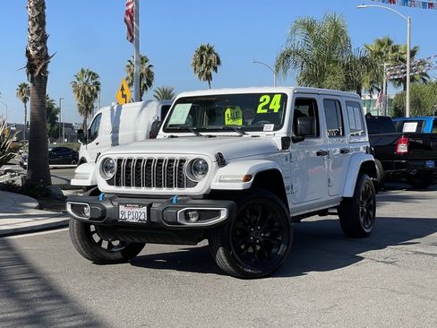 Used 2024 Jeep Wrangler Unlimited Sahara image 2