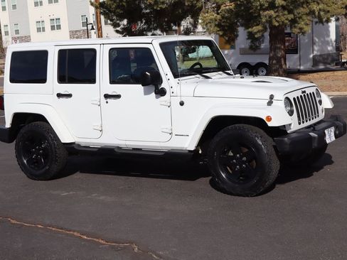 Used 2015 Jeep Wrangler Unlimited Sahara image 2