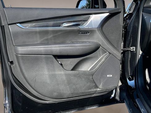Certified 2024 Cadillac XT6 Sport w/ LPO, Floor Liner Package AWD/4WD image 18