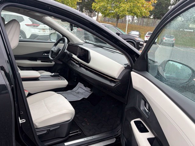 Used 2024 Nissan Ariya AWD image 26
