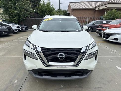 Used 2023 Nissan Rogue SV w/ SV Premium B Package FWD image 2
