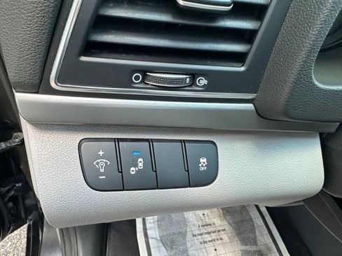 Used 2018 Hyundai Elantra SEL w/ Cargo Package FWD image 20