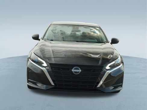 Used 2025 Nissan Altima 2.5 SV image 2