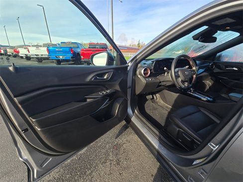 Certified 2025 Chevrolet Trax RS w/ Driver Confidence Package image 15