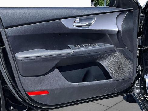 Used 2023 Kia Forte LXS w/ LXS Technology Package FWD image 21