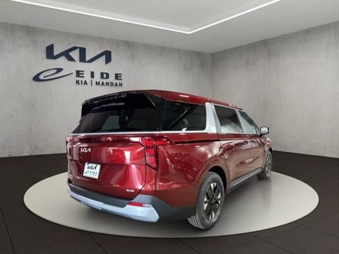 New 2026 Kia Carnival LXS FWD image 5