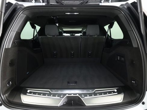 Used 2026 Cadillac Escalade ESV V image 13