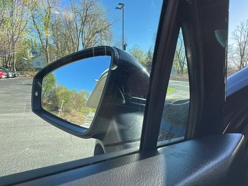 Used 2024 Volkswagen Tiguan SE R-Line image 27