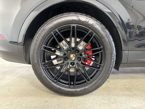 Certified 2026 Porsche Cayenne S AWD/4WD image 16
